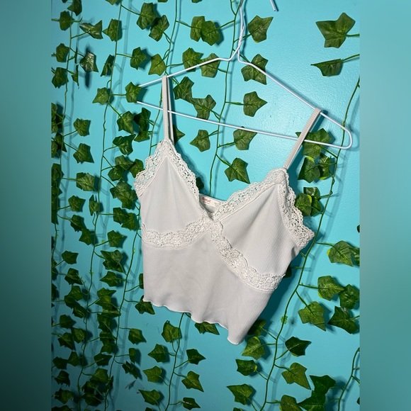 White Lace Trim Crop Top - Picture 11 of 11